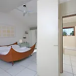 Elena Villa