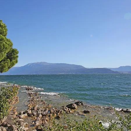 Elena Manerba del Garda